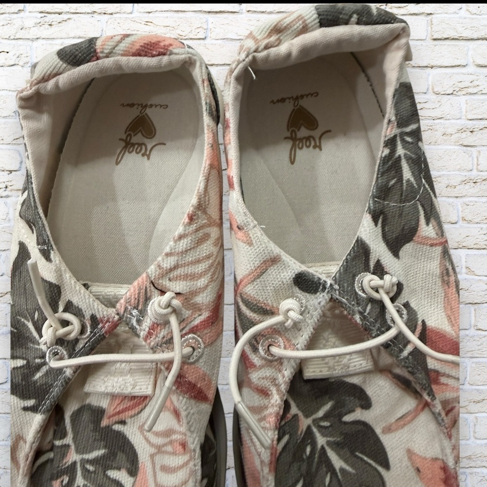 Like New REEF Slip on Sneaker Shoes Size 9 - Tropical - Picture 4 of 6